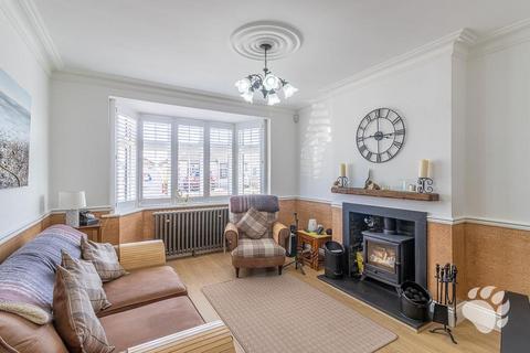 2 bedroom semi-detached bungalow for sale, Claremont Drive, Basildon SS16