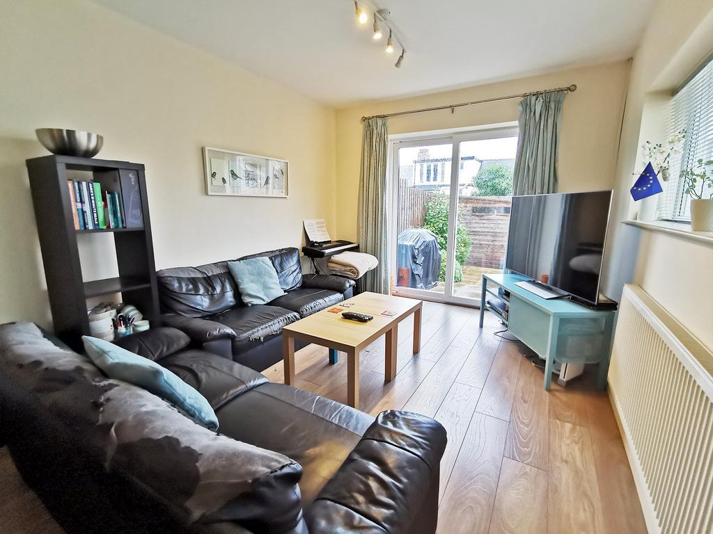 House in Cardiff, Gabalfa - More