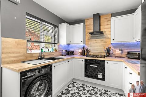 3 bedroom semi-detached house for sale, York Street, Rossington, DN11