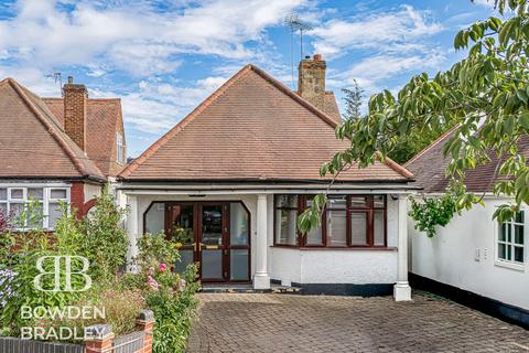 2 bedroom detached bungalow for sale, Stradbroke Grove, Clayhall, IG5