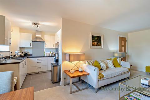 2 bedroom apartment for sale, Southborough Gate, Pinewood Gardens, Tunbridge Wells