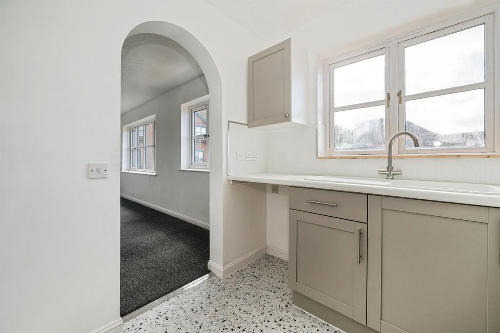Apartment in Southampton - View 5