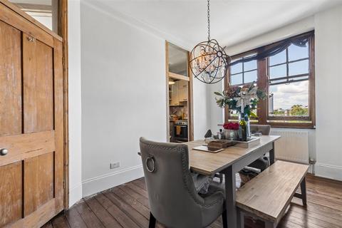 Arlington Park Mansions, London, W4