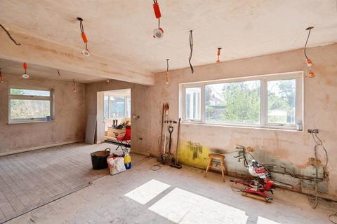 4 bedroom detached house for sale, Hungerdown Lane, Chippenham