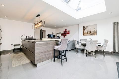3 bedroom bungalow for sale, Ingrave Road, Brentwood, Essex, CM13
