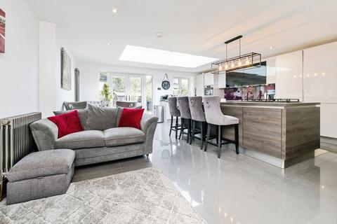 3 bedroom bungalow for sale, Ingrave Road, Brentwood, Essex, CM13