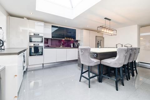 3 bedroom bungalow for sale, Ingrave Road, Brentwood, Essex, CM13