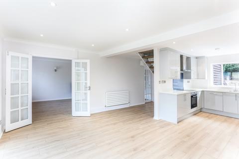4 bedroom detached house to rent, Kimber Close Windsor SL4