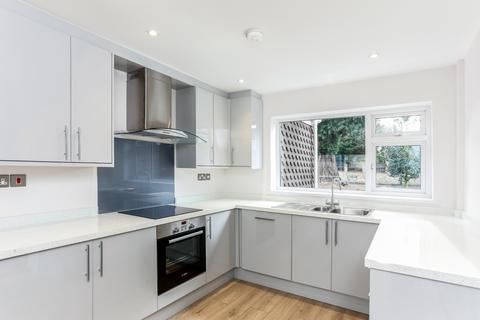 4 bedroom detached house to rent, Kimber Close Windsor SL4