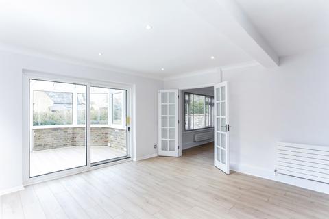 4 bedroom detached house to rent, Kimber Close Windsor SL4
