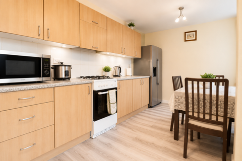3 bedroom terraced house to rent, Langton Avenue, Chelmsford, CM1