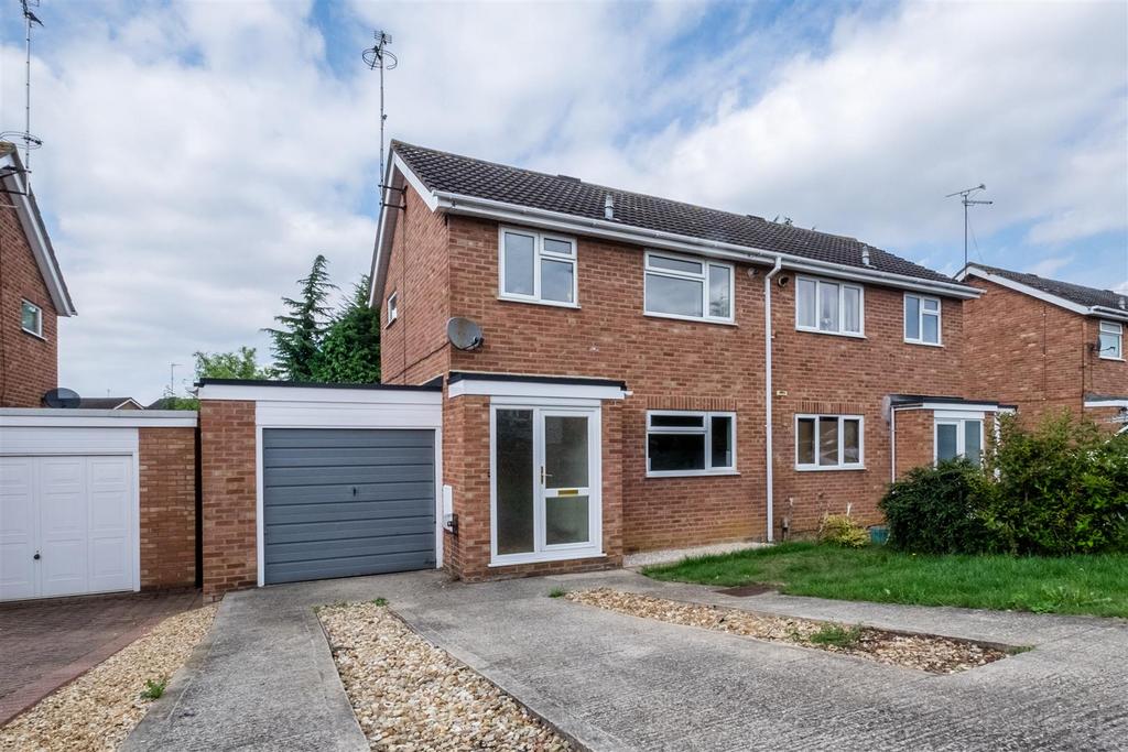 House in Rushden - View 2
