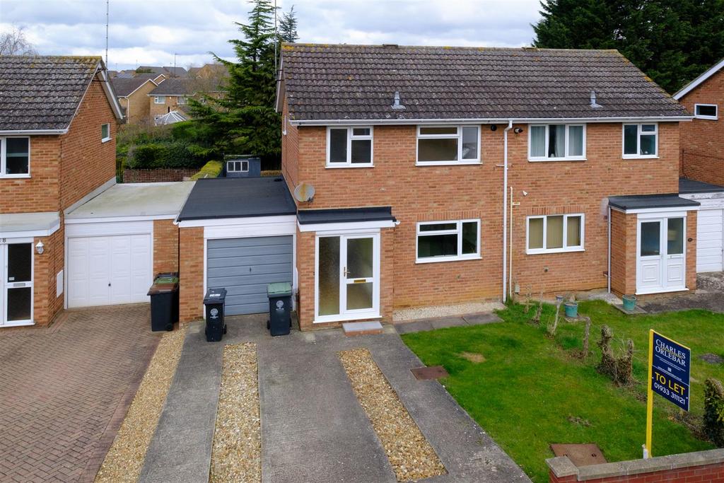 House in Rushden - View 3