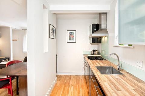 1 bedroom apartment to rent, Queensway, London W2