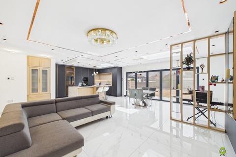 5 bedroom semi-detached house for sale, The Green, Bexleyheath, Kent, DA7
