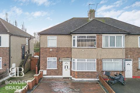 3 bedroom ground floor maisonette for sale, Walden Way, Hainault, IG6