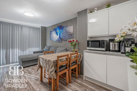 3 bedroom ground floor maisonette for sale, Walden Way, Hainault, IG6