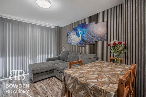 3 bedroom ground floor maisonette for sale, Walden Way, Hainault, IG6