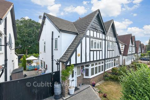 Court Avenue, Coulsdon, Surrey