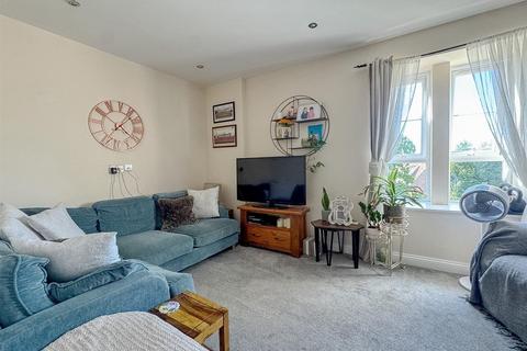 2 bedroom flat for sale, Overcombe House, W-S-M BS23