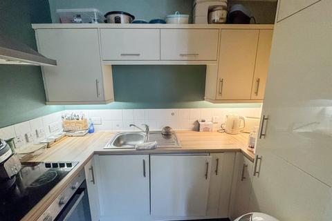 2 bedroom flat for sale, Overcombe House, W-S-M BS23