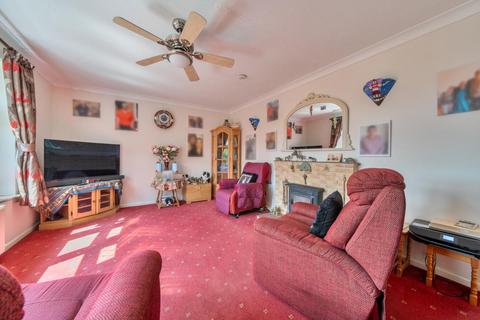 2 bedroom detached bungalow for sale, Lighthouse Close, Happisburgh, NR12