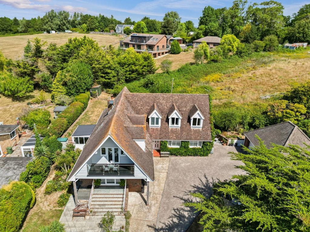 Detached house exterior, driveway