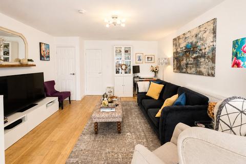 3 bedroom terraced house for sale, Hetherington Way, Hillingdon, Greater London, UB10