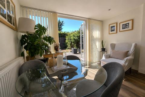 3 bedroom terraced house for sale, Hetherington Way, Hillingdon, Greater London, UB10