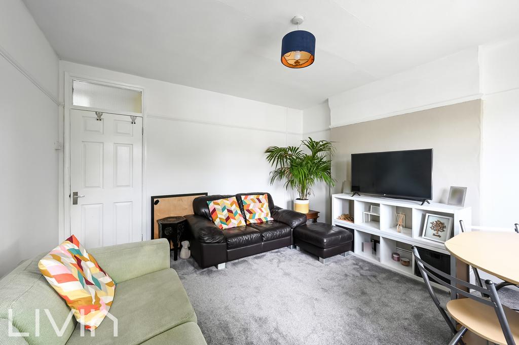 Apartment in South Croydon - View 2