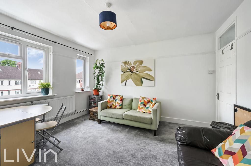 Apartment in South Croydon - View 4