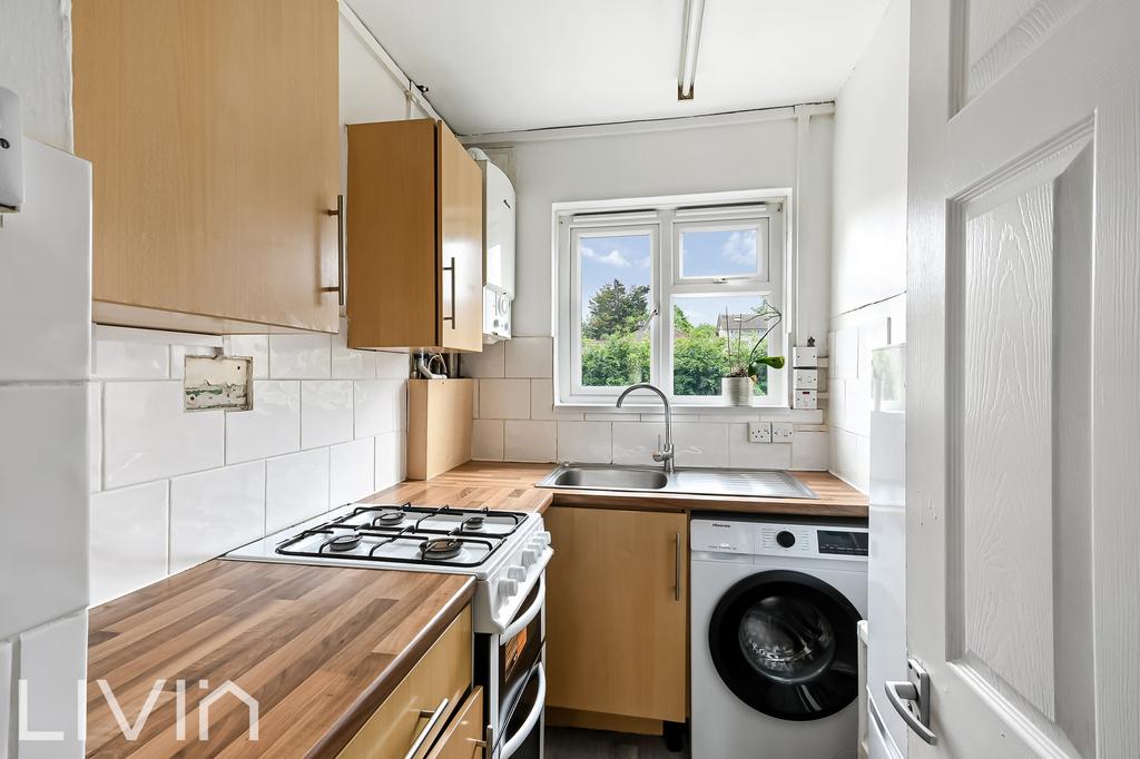 Apartment in South Croydon - View 5