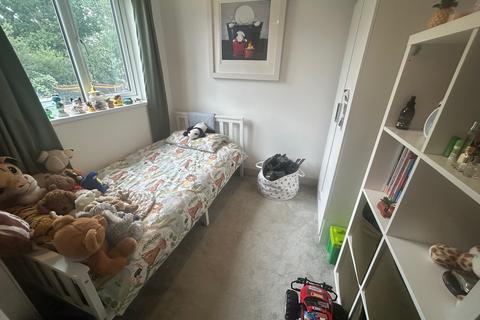 2 bedroom flat to rent, Delves Crescent, Atherstone, CV9