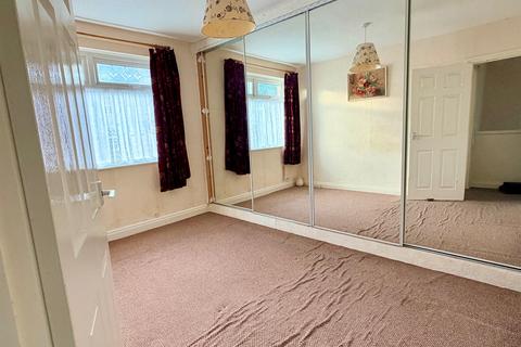 3 bedroom semi-detached house for sale, Cross Road, Dewsbury
