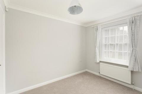 2 bedroom apartment to rent, Gloucester Terrace, London W2