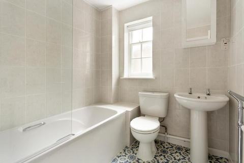 2 bedroom apartment to rent, Gloucester Terrace, London W2