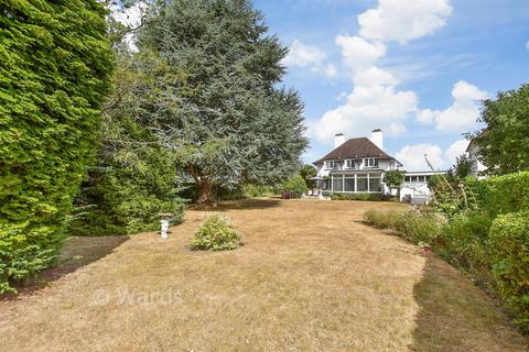 3 bedroom detached house for sale, Walnut Tree Lane, Maidstone ME15
