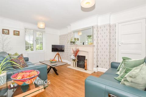 3 bedroom detached house for sale, Walnut Tree Lane, Maidstone ME15