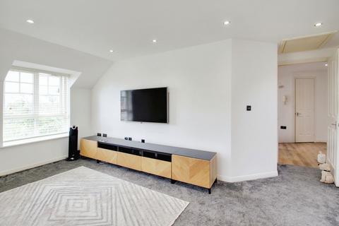 2 bedroom apartment to rent, Colham Road, Uxbridge UB8