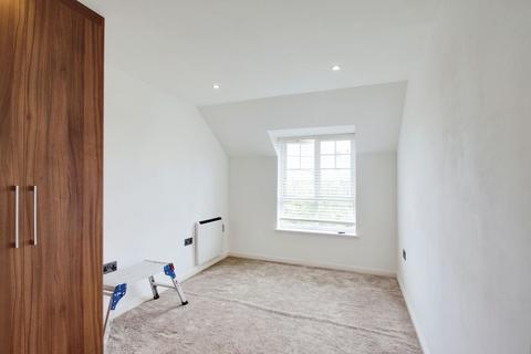 2 bedroom apartment to rent, Colham Road, Uxbridge UB8