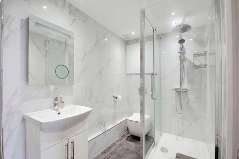 2 bedroom apartment to rent, Colham Road, Uxbridge UB8