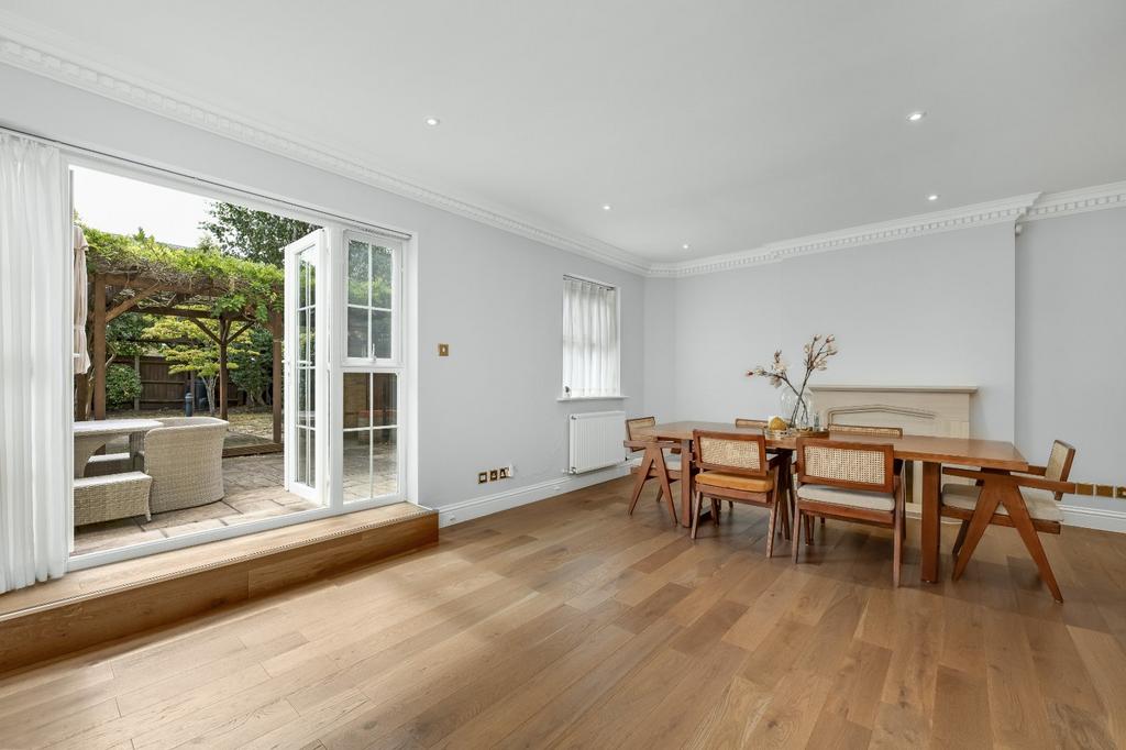 House in Surbiton - View 4
