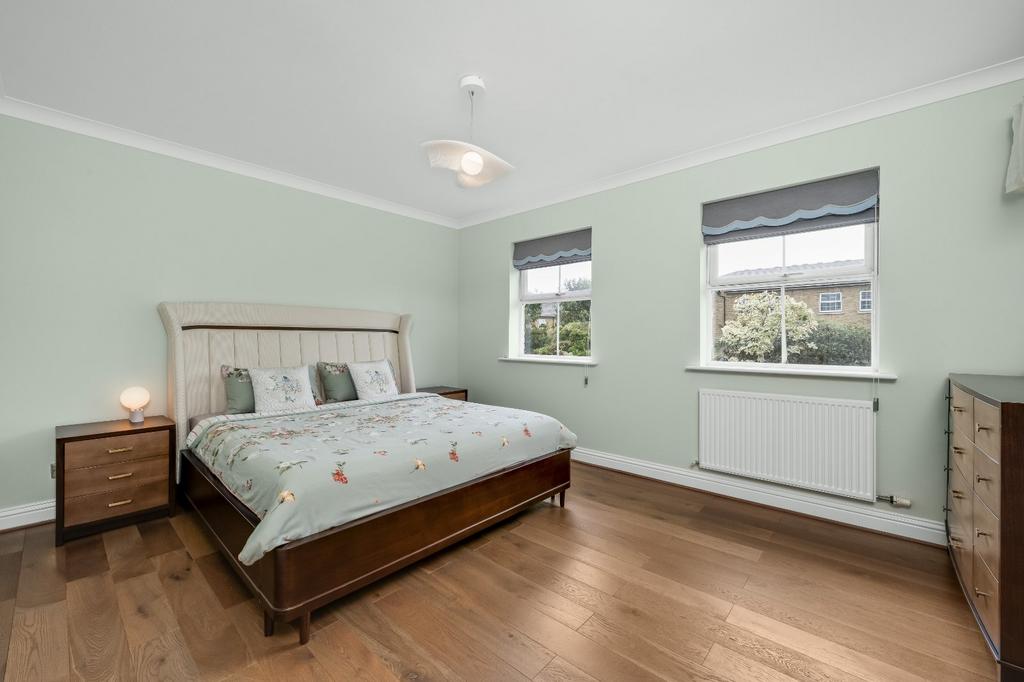 House in Surbiton - View 5