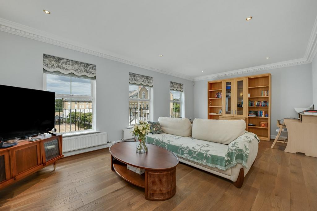 House in Surbiton - View 3