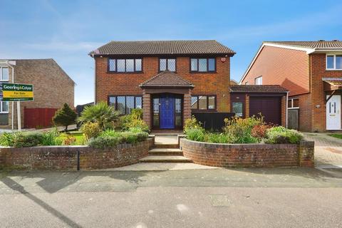 4 bedroom detached house for sale, Cranleigh Drive, Whitfield, Dover, Kent, CT16