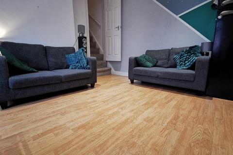 4 bedroom house to rent, Martin Terrace, Burley, Leeds