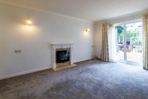 1 bedroom retirement property for sale, Martins Court, Southend On Sea