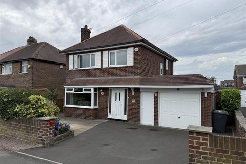 3 bedroom detached house for sale, Sunny Bank Road, Mirfield WF14