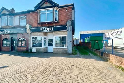Studio to rent, Hornchurch Road, Hornchurch