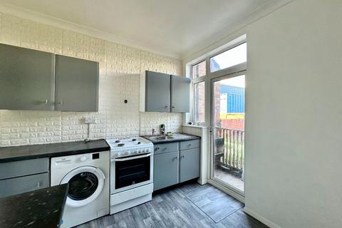 Studio to rent, Hornchurch Road, Hornchurch